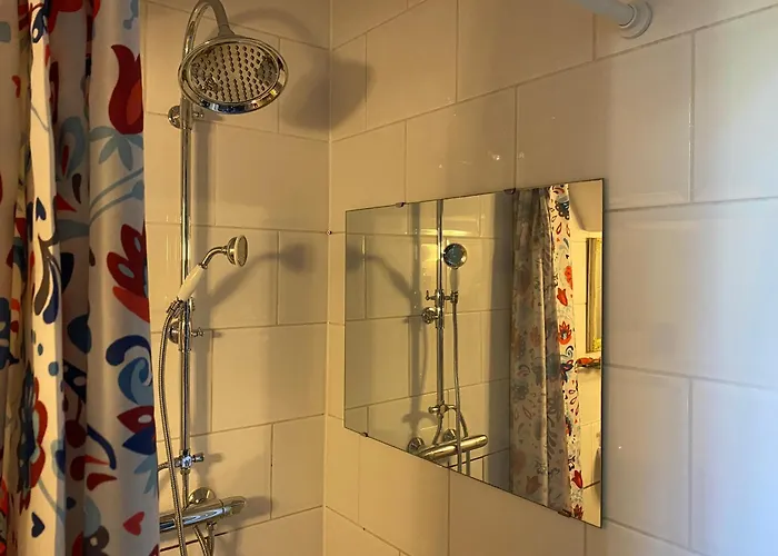 Let Op De Badkamer Moet Met Andere Gasten Gedeeld Worden