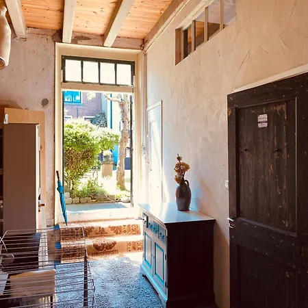 Let Op De Badkamer Moet Met Andere Gasten Gedeeld Worden דירה *